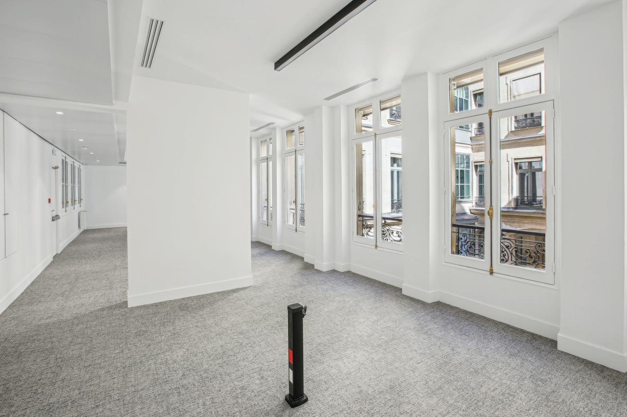 Bureau Paris 366m² Location bureau Paris OLBUR2423422 10